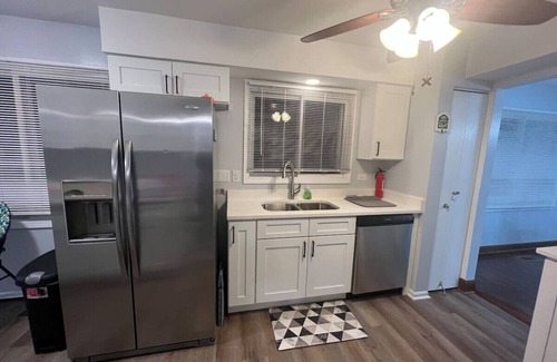 Crystal Lake House | Stylish Home for 12~Games Room~Pet Friendly