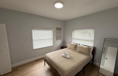 East Little Havana Apartment | Stylish Homey 4Bedroom With Outdoor Pool