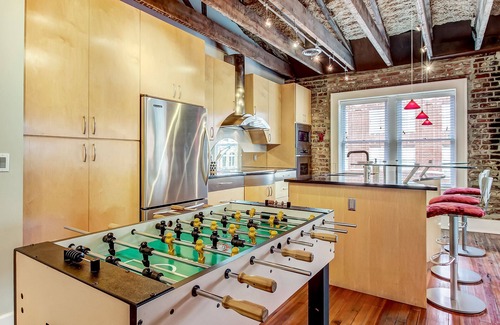 Yamacraw Village Apartment | Stylish Loft Next to City Market Downtown!