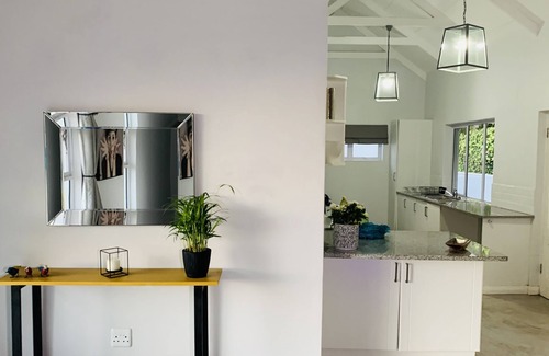 Durban North Apartment | Stylish Loft-style Apartment - Close to all the Action