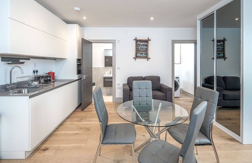 Tottenham Green Apartment | Stylish & Lovely Studio flat in Seven Sisters