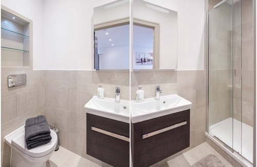 Tottenham Green Apartment | Stylish & Lovely Studio flat in Seven Sisters