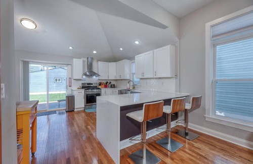 Holy Cross House | Stylish Modern 3-bedroom house Downtown Indianapolis