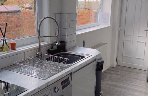 Droylsden Villa | Stylish & Modern 3-Bed Home in Droylsden, Manchester – Prime Location & Comfort.