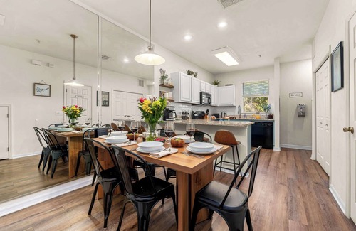 Gainesville Condo | Stylish Modern-Farmhouse Boutique Condo - 2BD 2BA