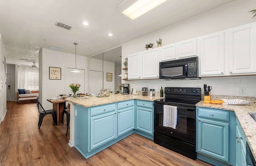Gainesville Condo | Stylish Modern-Farmhouse Boutique Condo - 2BD 2BA