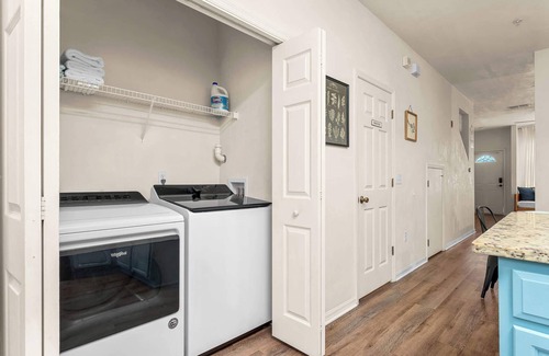 Gainesville Condo | Stylish Modern-Farmhouse Boutique Condo - 2BD 2BA