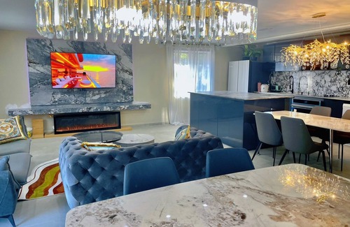 Florida Central Atlantic Coast House | Stylish Modern House in Orlando – Peaceful Neighborhood, 5 Min to Universal