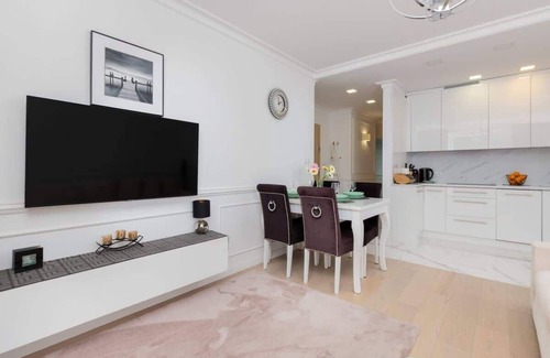 Gdynia Apartment | Stylish Nasypowa Apartment | 2 Bedrooms | Gdynia