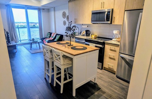 Oakville Condo | Stylish Oakville Condo to Call Home