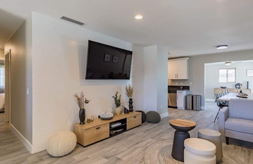 Indio House | ❤️🌏Stylish Private Salt Pool/Spa 5 BR 3 Bath Villa Comfortably Entertains15🌏❤️