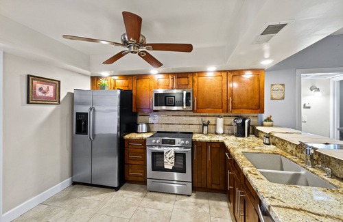 Alhambra House | Stylish, quiet 2-bedroom in Central Phoenix GCU