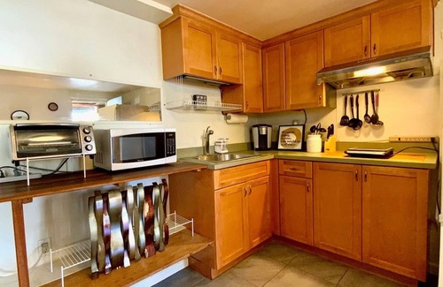 Inner Richmond Apartment | stylish quiet yet convenient to all shops in the heart of the city