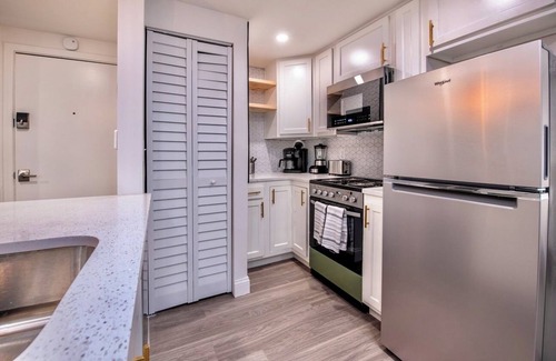 South Hyde Park Apartment | Stylish Remodel in Central KC