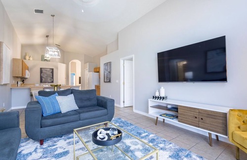 Solana House | Stylish Resort Villa: 5bd - Disney - Games - Golf