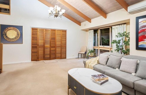 Wheelers Hill House | Stylish Retreat Family House 5BRM Wheelers Hill