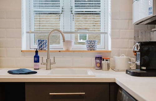 Tetbury House | Stylish Retreat with Private Garden in Tetbury