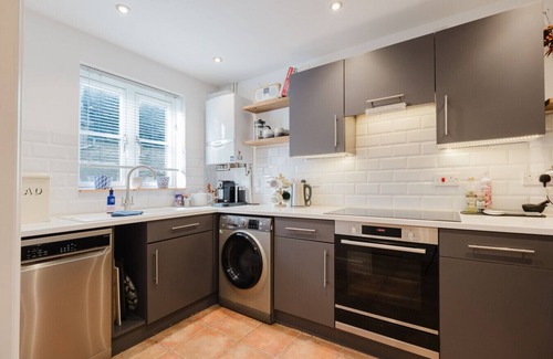 Tetbury House | Stylish Retreat with Private Garden in Tetbury