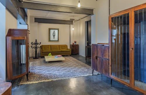 Floriana Apartment | Stylish Retro Suites