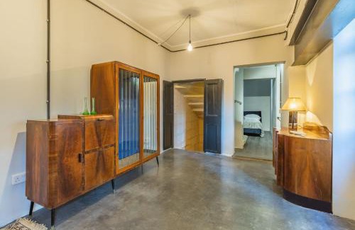 Floriana Apartment | Stylish Retro Suites
