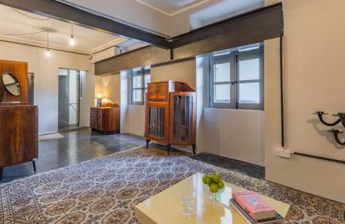 Floriana Apartment | Stylish Retro Suites