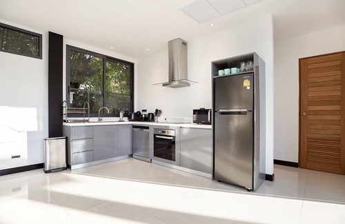 Ban Saiyuan Villa | Stylish Salt Pool Villa Sunset Garden 5