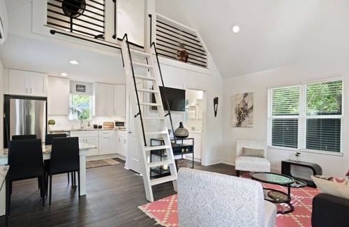 Cabbagetown House | Stylish Sanctuary | Tiny Luxury in a Hip Area
