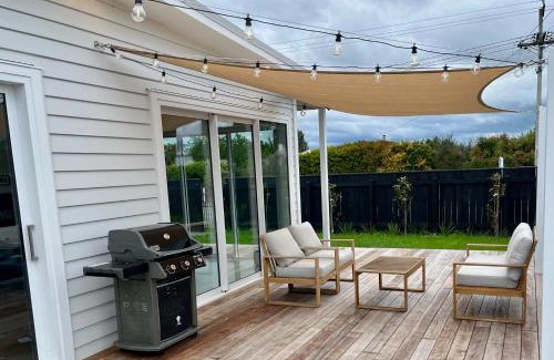 Martinborough House | Stylish Serenity - Martinborough Holiday Home
