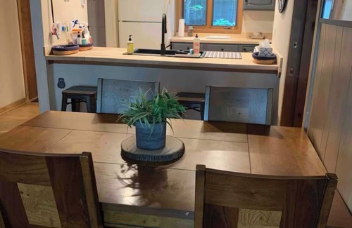 Bellaire Condo | Stylish/Spacious/Comfy Retreat: Golf-ski-swim-hike. 2 Suites/4 beds/3 bathrooms.