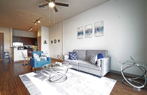 Greenway Plaza-Upper Kirby House | ★Stylish Spacious Condo in RiverOaks/Uptown★
