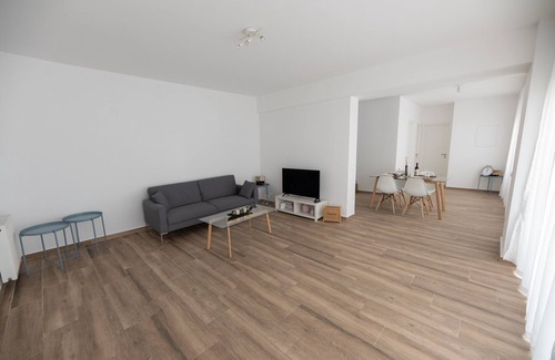 Palaio Faliro Apartment | Stylish spacious apartment in Palaio Faliro (Fal C1)