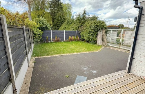 Manchester House | Stylish Stay on St Mary’s Road- 4-bedroom house in lovely Manchester with WiFi