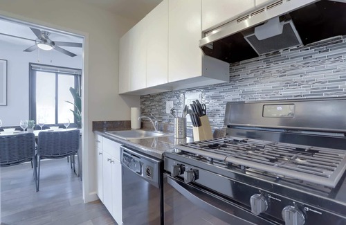 Court House Apartment | Stylish Studio Close to D.C.