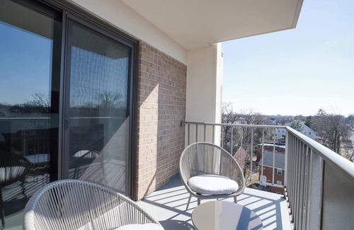Court House Apartment | Stylish Studio Close to D.C.
