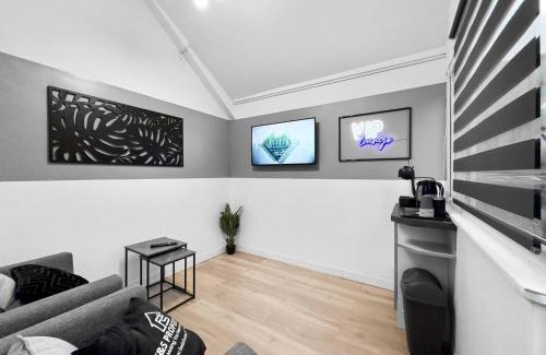 Maerdy Apartment | Stylish Studio Suite W Vip Lounge Access-maerdy