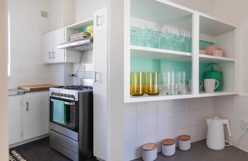 North Bondi Apartment | Stylish Sun Drenched North Bondi Beach Oasis