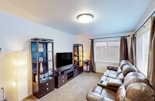 Soap Lake House | Stylish & sunny lake home with large patio - near beach access & hiking trails
