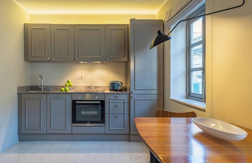 Floriana Apartment | Stylish Top Floor Suite