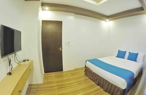 Balanga Apartment | Stylish Townhouse in Balanga City Quiet Neighborhood