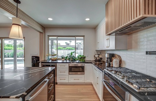 Raskin Estates House | Stylish & Tranquil 3-bedroom house with AC, fitness room, WiFi in Scottsdale
