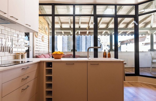Bastide Saint-Louis Apartment | Stylish two bedroom apartment with outdoor space and A/C in Carcassonne centre