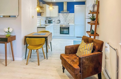 St Hilary Ski Chalet | Stylish two bedroom lodge, perfect for couples or families.