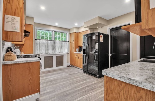 Buffalo Apartment | Stylish Two Bedroom Retreat near Buffalo