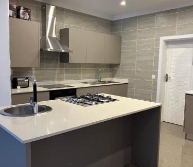 Lusaka Central Apartment | Stylish Urban Retreat - Spacious 3-Bedroom Apartment- VI