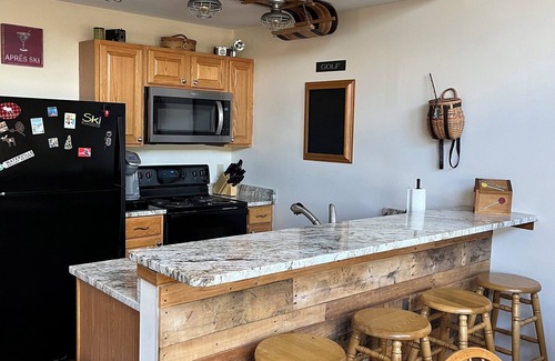 North Woodstock House | Stylish Vacation Getaway in the White Mountains not far from Loon Mountain.