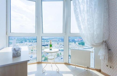 Obolon' Apartment | Stylish views Apartments in the parasol. Parus .Obolonskaya embankment