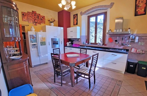 Saturnana Villa | Stylish Villa (6 or 8 bedrooms) with Private Pool, 40 minutes from Florence
