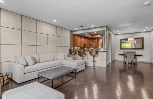 Westwood Apartment | Stylish Westwood Condo | Near UCLA & Century City