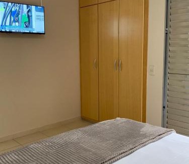 Sao Jose do Rio Preto House | Suíte de Casal Privativa com Sacada