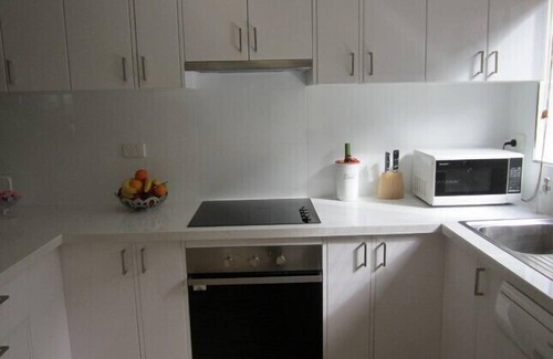Subiaco Apartment | Subiaco Executive/Holidays Apartment. Free Wifi